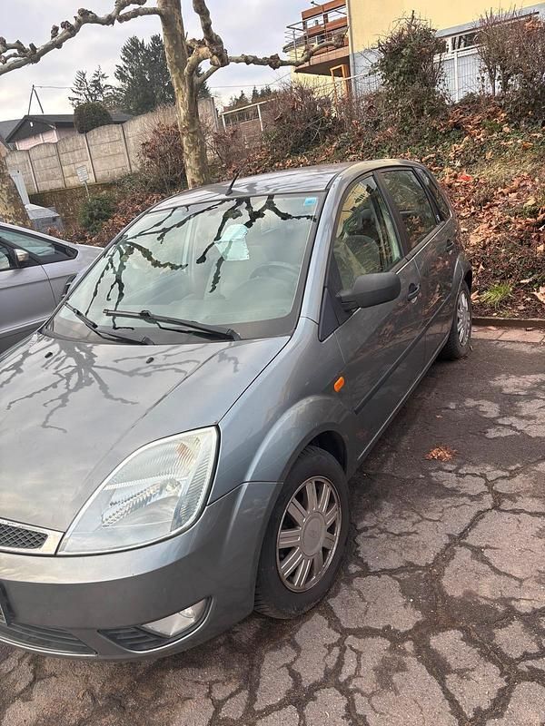 Gebraucht Ford Fiesta 80 PS (58 kW) 2002 Grau Kleinwagen