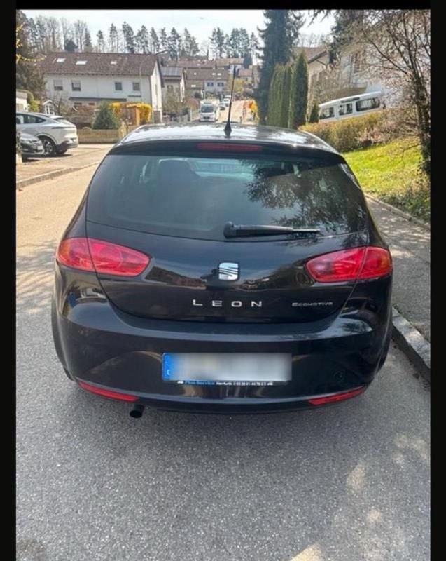Gebraucht Seat Leon 105 PS (77 kW) 2012 Schwarz Kleinwagen