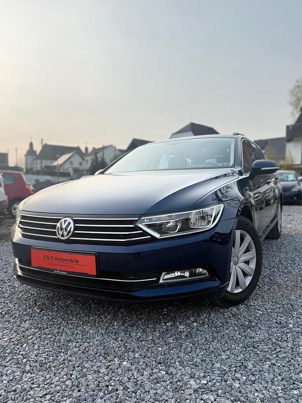 Gebraucht VW Passat 150 PS (110 kW) 2018 Blau Kombi