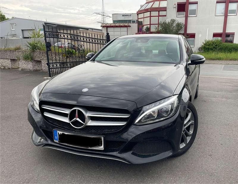 Schwarz Gebraucht 2016 Mercedes C220 Avantgarde Limousine | 18.750 € (Fairer Preis) - Bild 1/4
