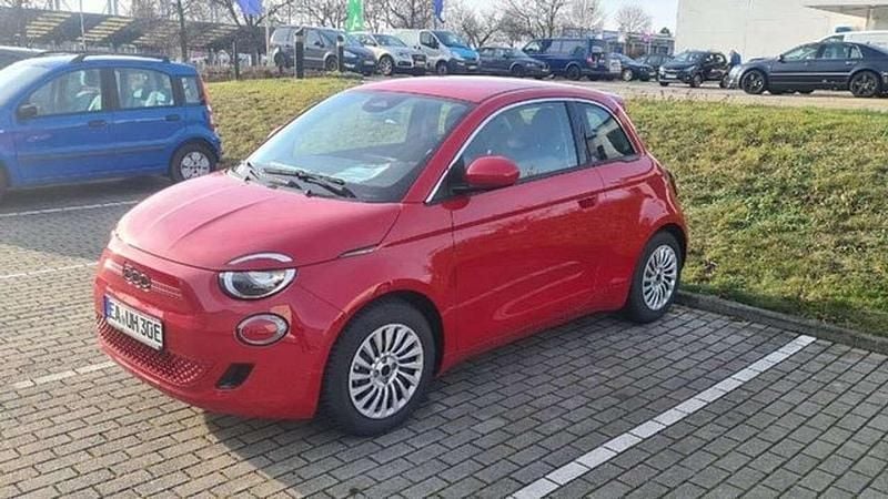 Rot Gebraucht 2022 Fiat 500e Red Limousine | 19.900 € (Fairer Preis) - Bild 1/4