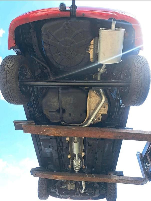 Rot Gebraucht 2000 Nissan Almera Limousine | 950 € (Fairer Preis) - Bild 1/4