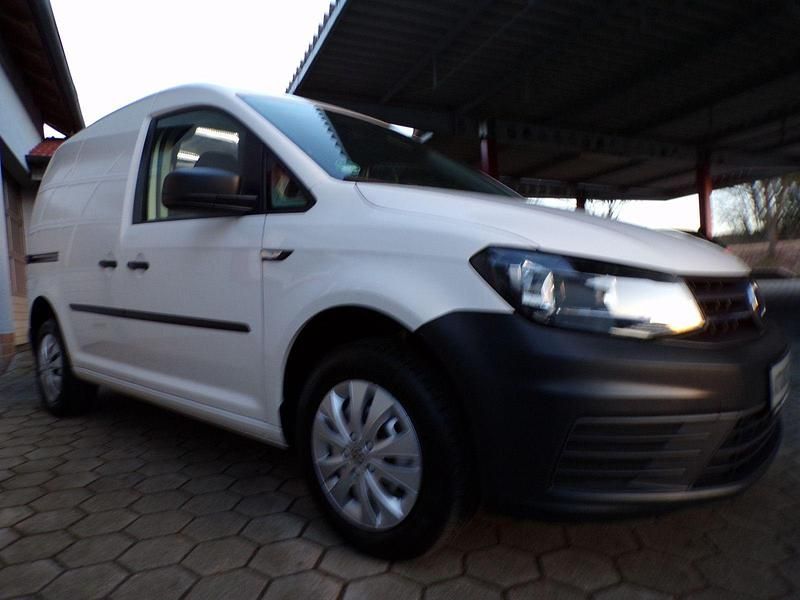 Second-hand VW Caddy 102 CP (75 kW) 2020 Alb Monovolum