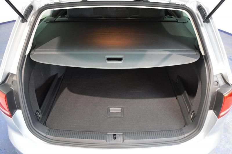 Gebraucht VW Passat Comfortline 150 PS (110 kW) 2018 Silber Kombi