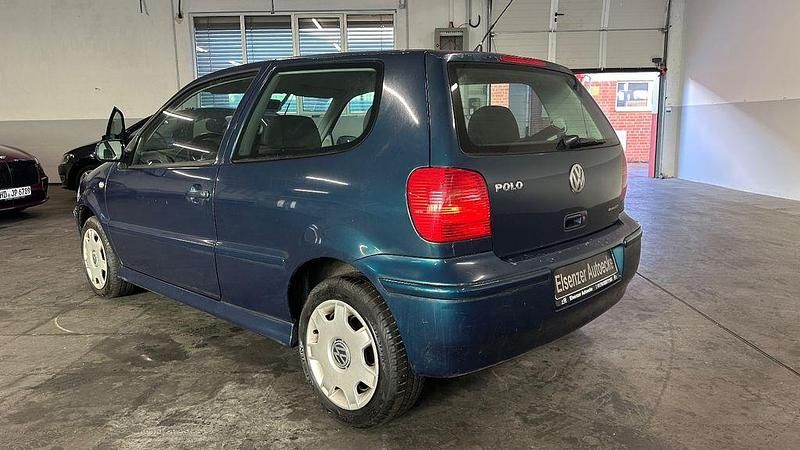 Gebraucht VW Polo 60 PS (44 kW) 2001 Blau Kleinwagen