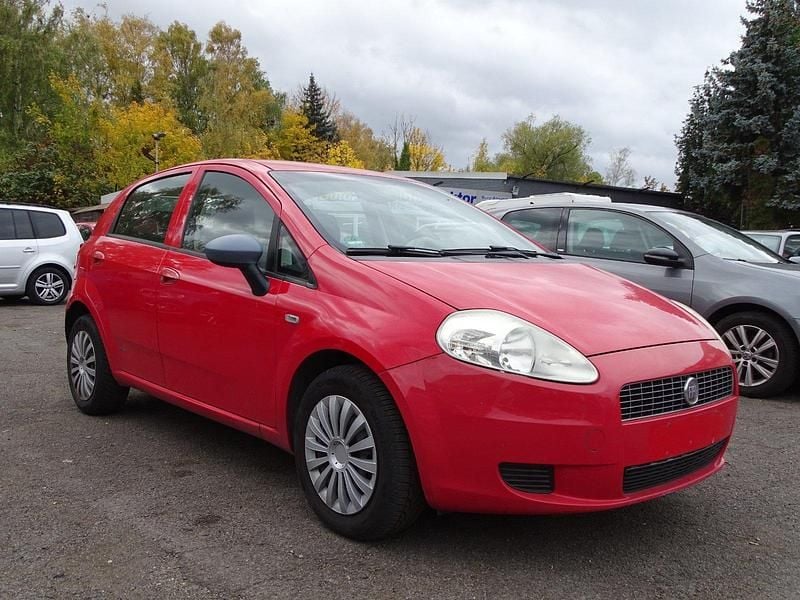 Rot Gebraucht 2009 Fiat Grande Punto Kleinwagen | 1.190 € (Guter Preis) - Bild 1/4