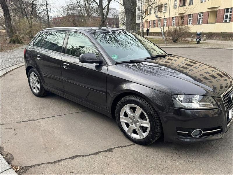 Gebraucht Audi A3 Ambiente 125 PS (91 kW) 2010 Grau Kleinwagen