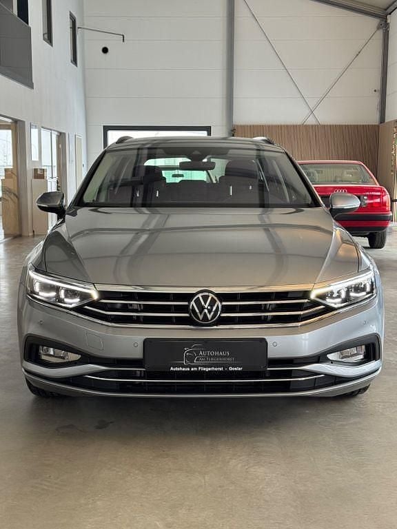 Gebraucht VW Passat Business 200 PS (147 kW) 2022 Silber Kombi