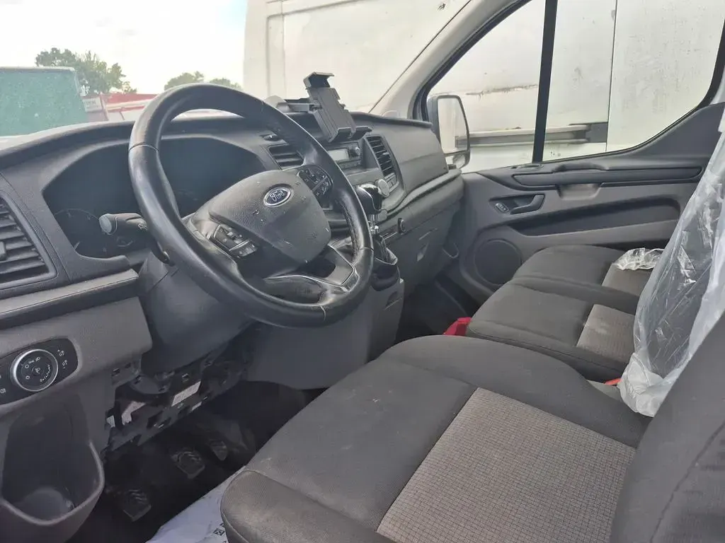 Second-hand Ford Transit Custom 105 CP (77 kW) 2021 Alb Berlinǎ