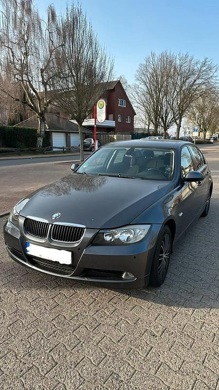 Gebraucht BMW 320 Sport Line 150 PS (110 kW) 2006 Grau Limousine