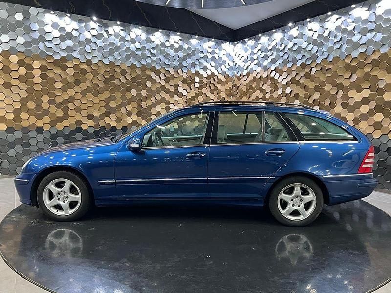 Gebraucht Mercedes C230 204 PS (150 kW) 2005 Jaspisblau (strahlblau) Kombi