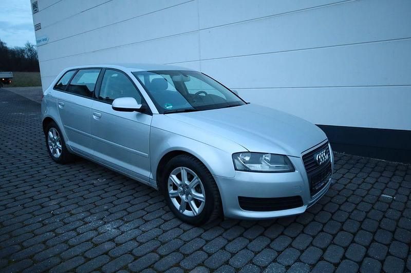 Gebraucht Audi A3 Ambiente 125 PS (91 kW) 2010 Silber Kleinwagen