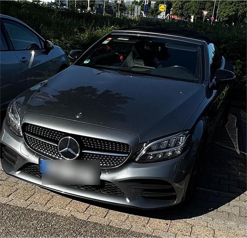 Grau Gebraucht 2021 Mercedes C220 Cabrio | 41.999 € - Bild 1/2