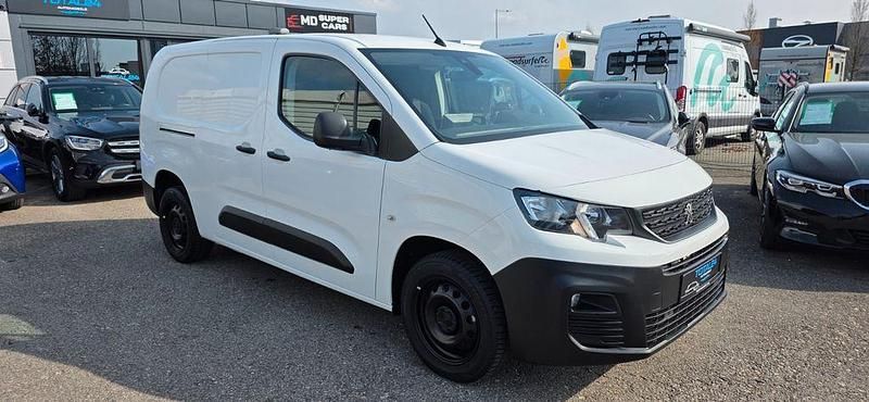 Gebraucht Peugeot Partner 102 PS (75 kW) 2019 Weiß Van / Kleinbus