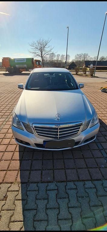 Gebraucht Mercedes E220 170 PS (125 kW) 2009 Grau Limousine