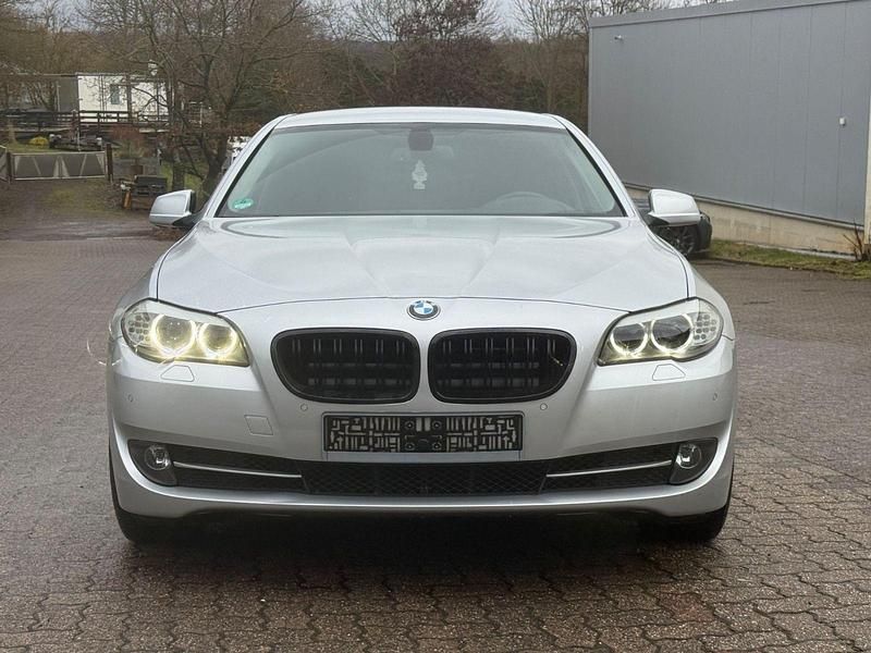 Gebraucht BMW 520 184 PS (135 kW) 2012 Silber Limousine