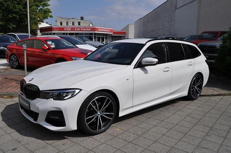 Weiß Gebraucht 2022 BMW 320 M Sport Limousine | 23.990 € (Superpreis) - Bild 1/4