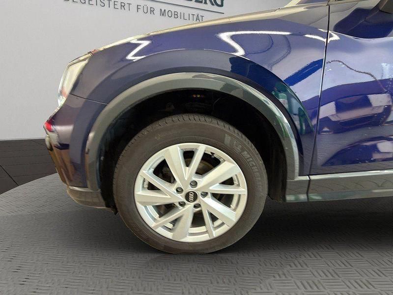 Gebraucht Audi Q2 Ambiente 150 PS (110 kW) 2022 Navarrablau metallic SUV