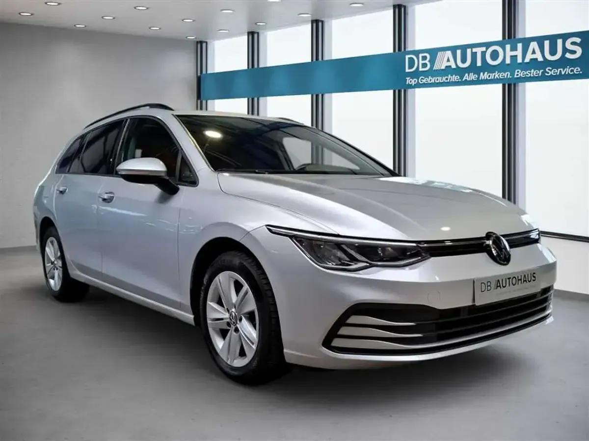 Gebraucht VW Golf VIII Life 116 PS (85 kW) 2023 Silber Kombi