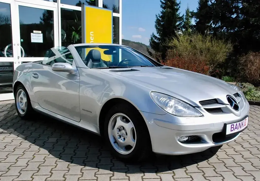 Second-hand Mercedes SLK200 163 CP (119 kW) 2004 Argintiu Cabrio