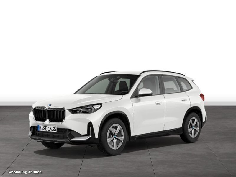 Mineralweiß metallic Gebraucht 2024 BMW X1 Shadowline SUV | 39.514 € (Etwas zu teuer) - Bild 1/4