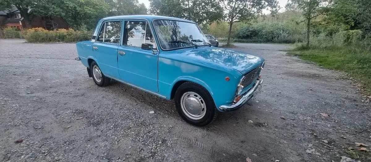 Second-hand Lada 2101 60 CP (44 kW) 1983 Albastru Berlinǎ
