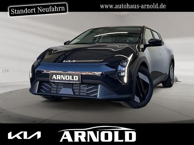 Schwarz Neu 2025 Kia EV4 3 Kleinwagen | 35.400 € (Superpreis) - Bild 1/4