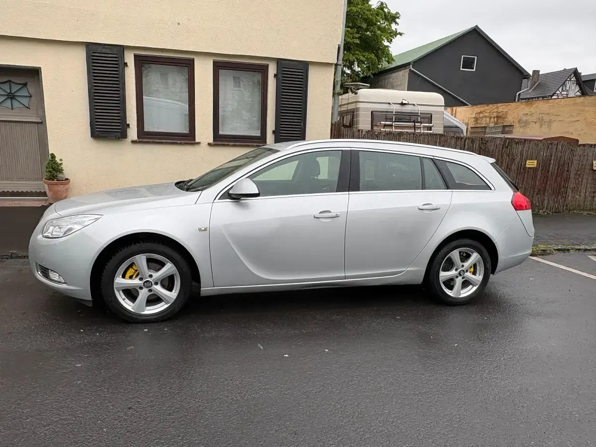 Gebraucht Opel Insignia 129 PS (94 kW) 2009 Grau Kombi