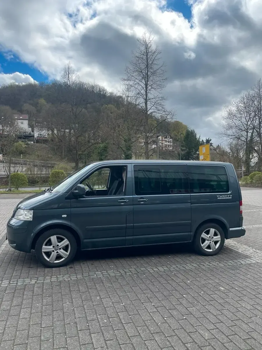 Używany VW T5 Edition 174 KM (127 kW) 2005 Szary Van