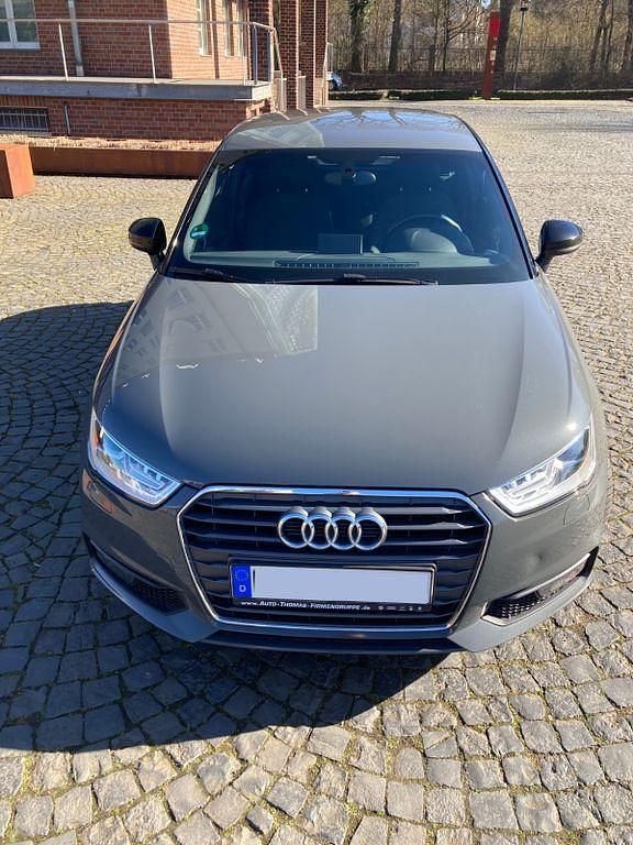 Gebraucht Audi A1 95 PS (69 kW) 2016 Grau Kleinwagen