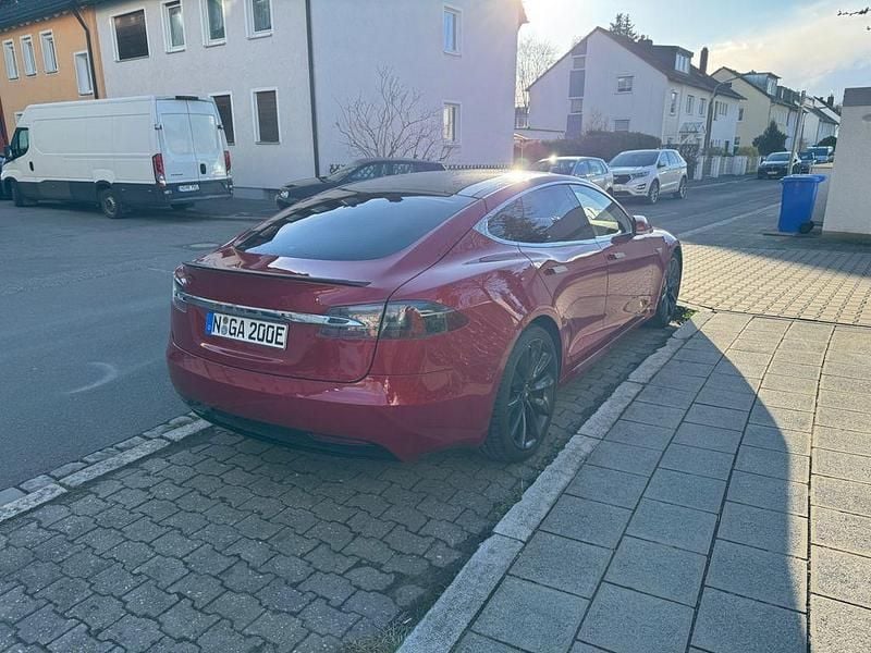 Gebraucht Tesla Model S 567 kW (772 PS) 2016 Rot Kleinwagen