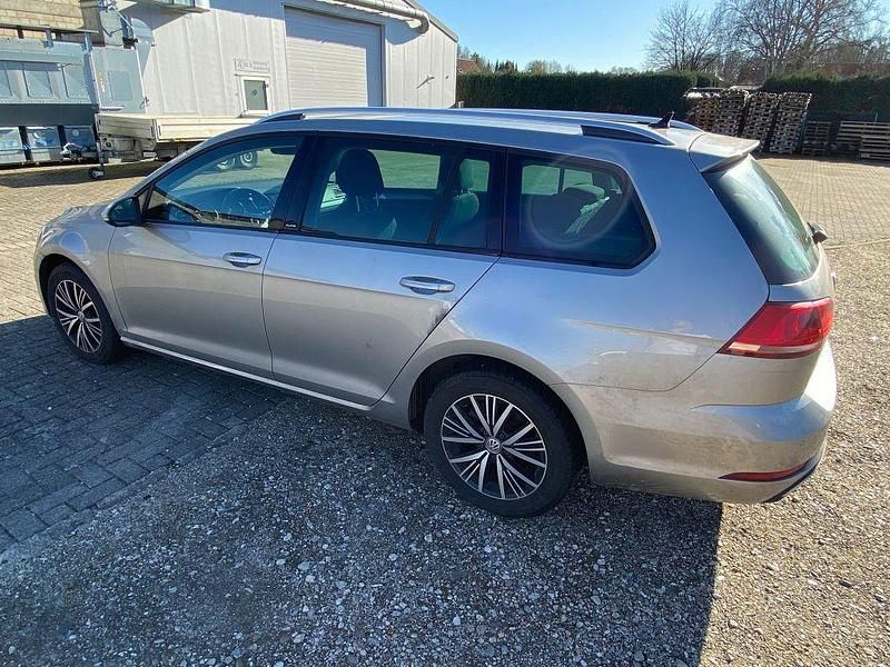 Gebraucht VW Golf VII Allstar 110 PS (80 kW) 2016 Silber Kombi