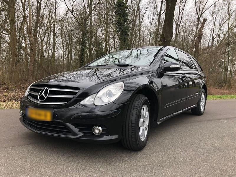 Schwarz Gebraucht 2008 Mercedes R320 Van / Kleinbus | 2.900 € (Superpreis) - Bild 1/4