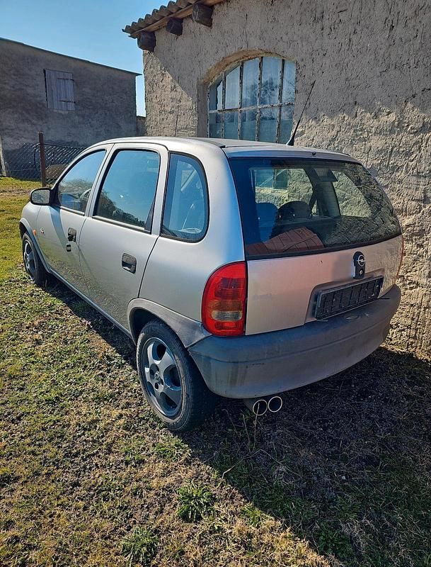 Gebraucht Opel Corsa 60 PS (44 kW) 1997 Grau Kleinwagen