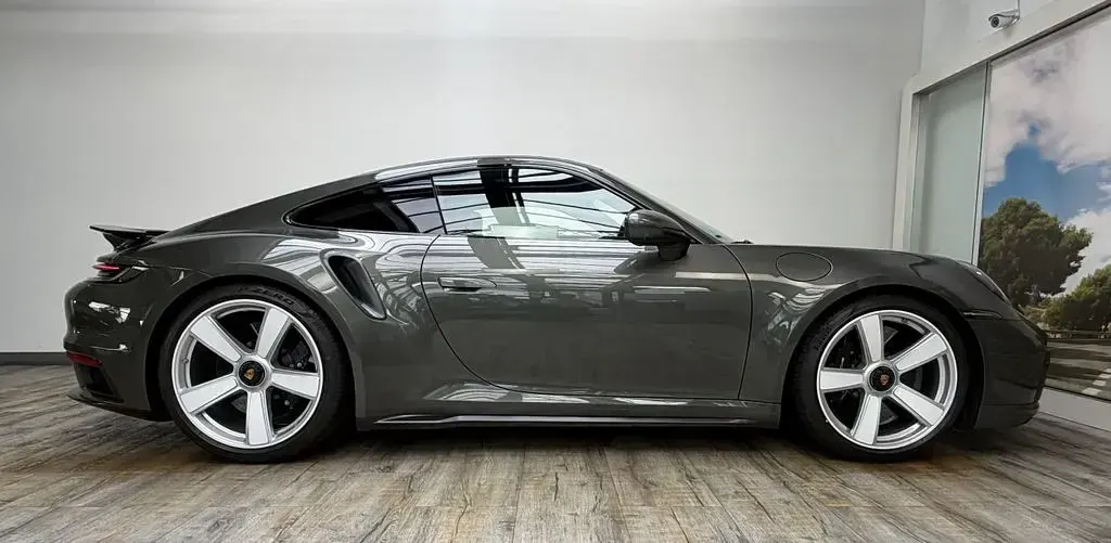 Usata Porsche 992 650 CV (478 kW) 2025 Verde Coupé