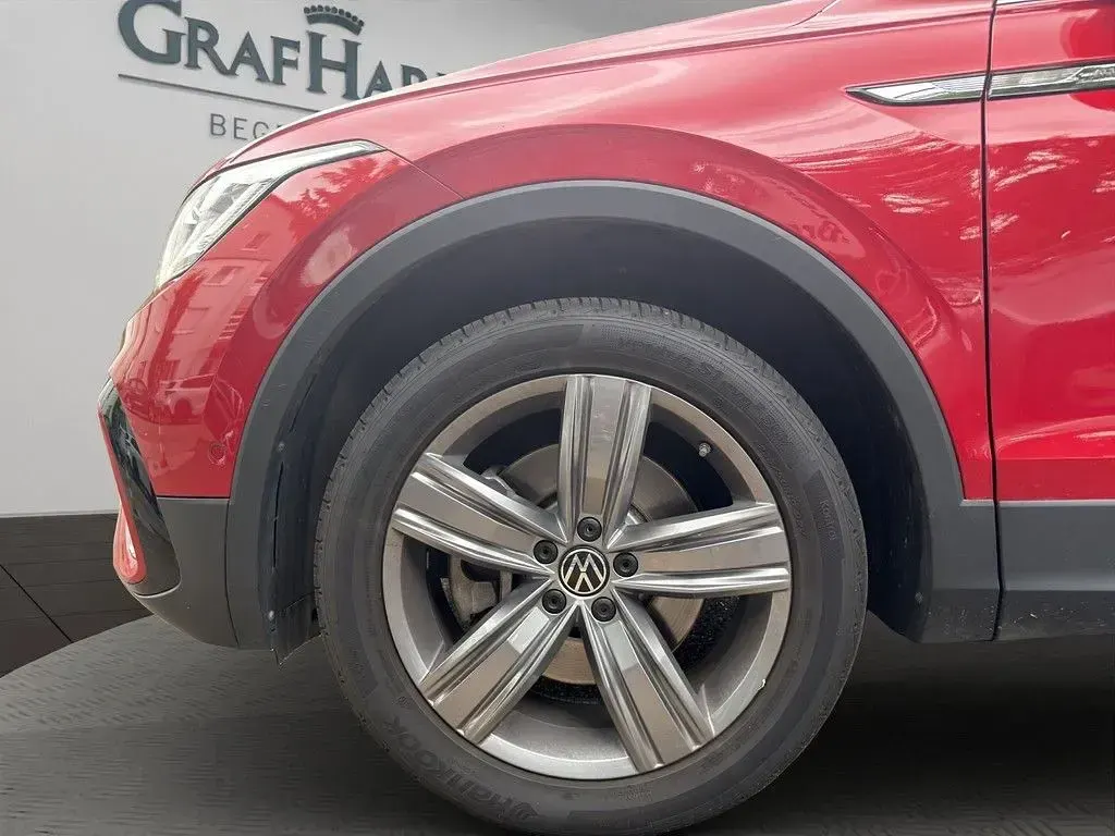 Gebraucht VW Tiguan Allspace Elegance 200 PS (147 kW) 2024 Kings red metallic SUV
