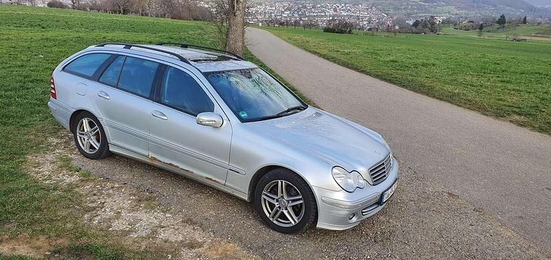 Second-hand Mercedes C220 Avantgarde 150 CP (110 kW) 2005 Break