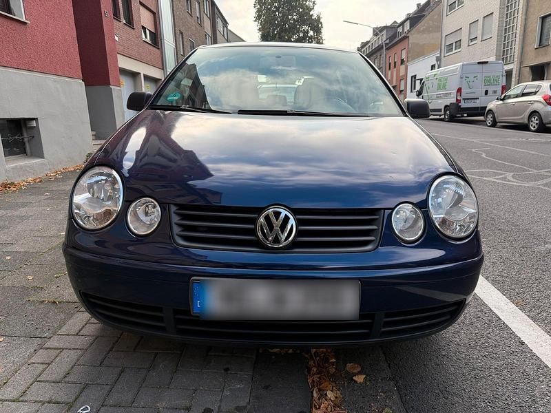 Blau Gebraucht 2004 VW Polo Limousine | 700 € (Superpreis) - Bild 1/4
