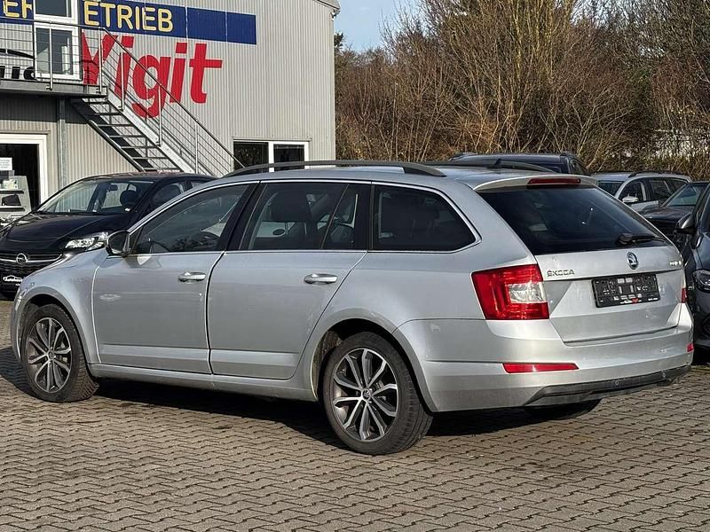 Gebraucht Skoda Octavia 110 PS (80 kW) 2015 Brilliantsilber metallic Kombi