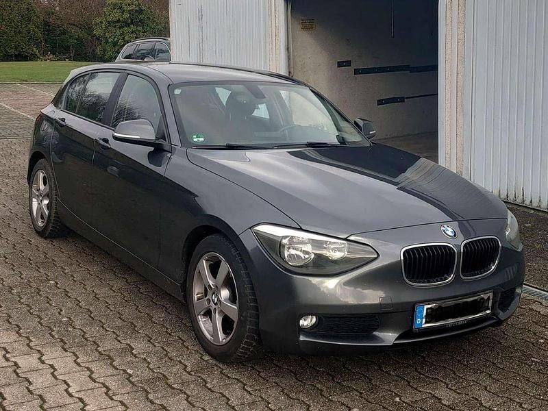 Grau Gebraucht 2013 BMW 116 Efficient Dynamics Kleinwagen | 6.199 € (Fairer Preis) - Bild 1/4