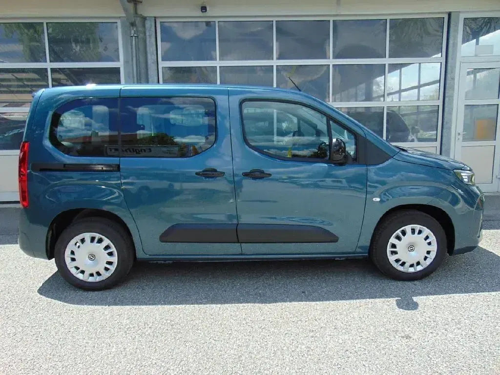 Neu Opel Combo Life Edition 102 PS (75 kW) 2026 Blau Van / Kleinbus