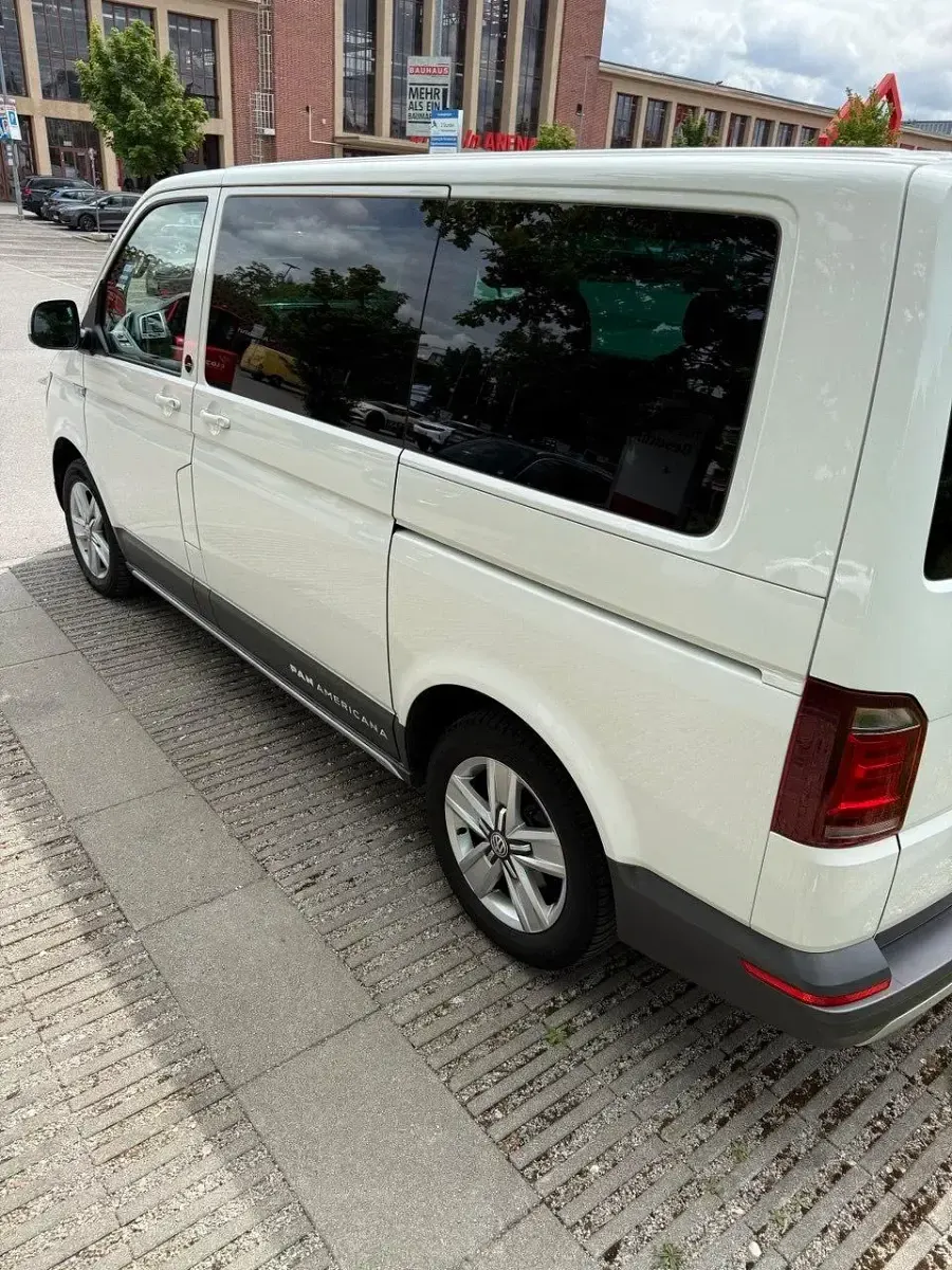 Gebraucht VW Multivan 199 PS (146 kW) 2020 Weiß Van / Kleinbus