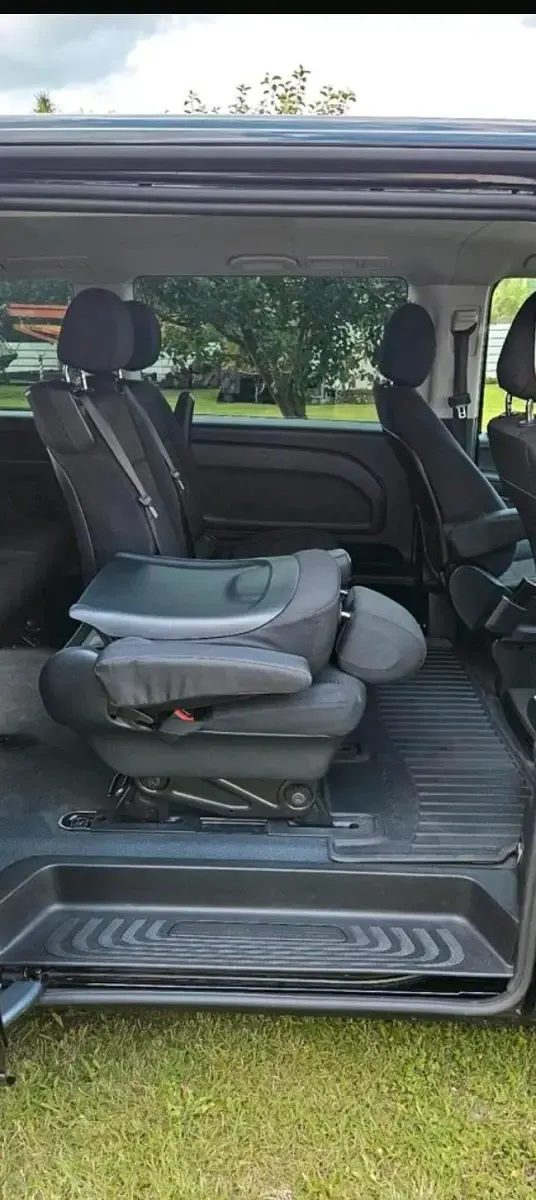 Gebraucht Mercedes Vito 114 PS (83 kW) 2026 Silber Van