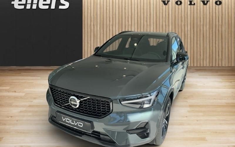 Gebraucht Volvo XC40 Plus 163 PS (119 kW) 2025 Grün SUV