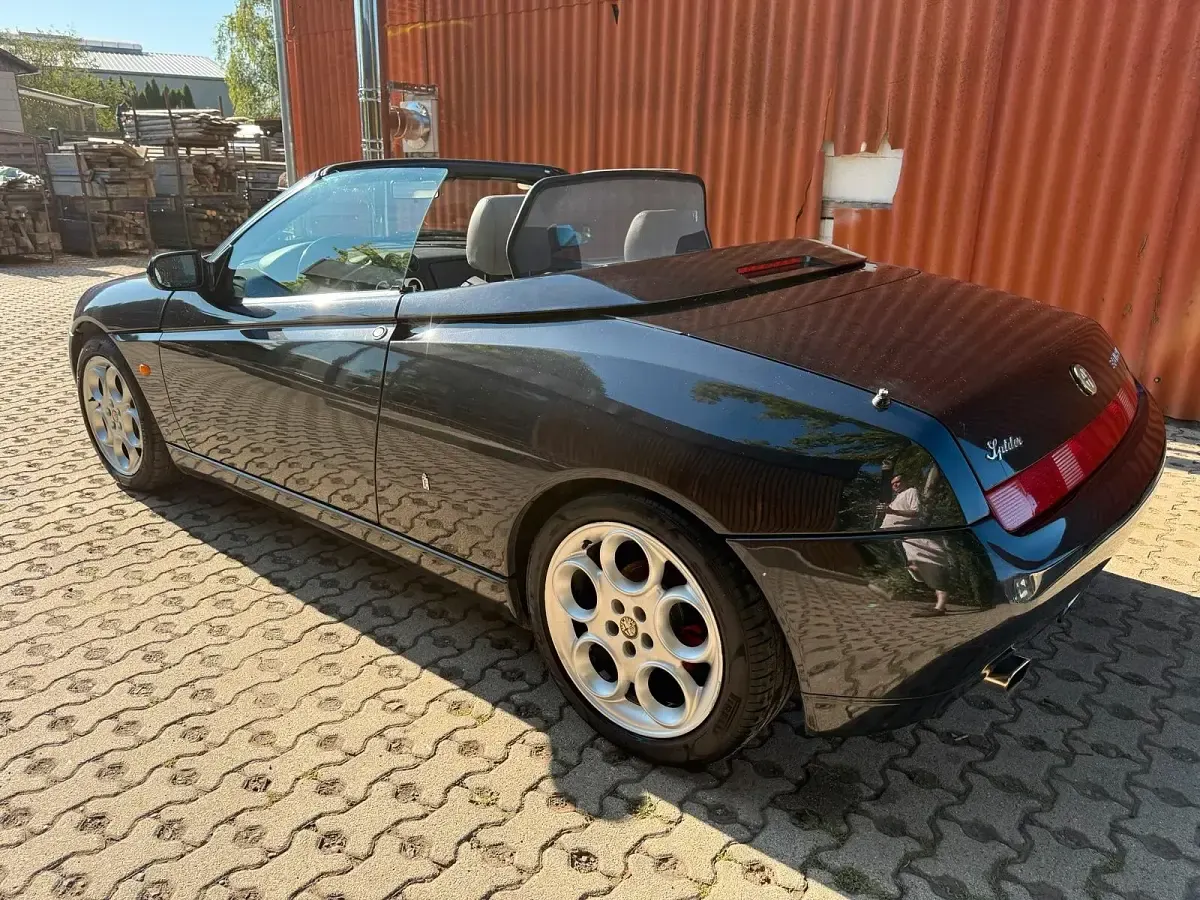 Gebraucht Alfa Romeo Spider 218 PS (160 kW) 2001 Schwarz Cabrio