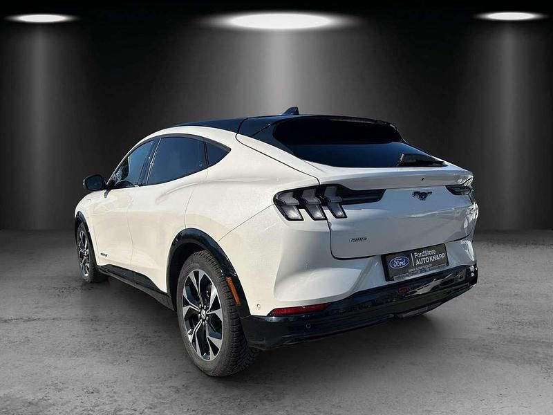 Gebraucht Ford Mustang Mach-E Extended Range 258 kW (351 PS) 2021 Starweiß SUV