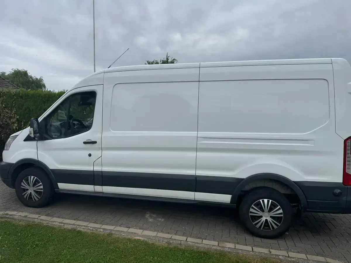 Gebraucht Ford Transit 96 PS (70 kW) 2018 Weiß Van / Kleinbus