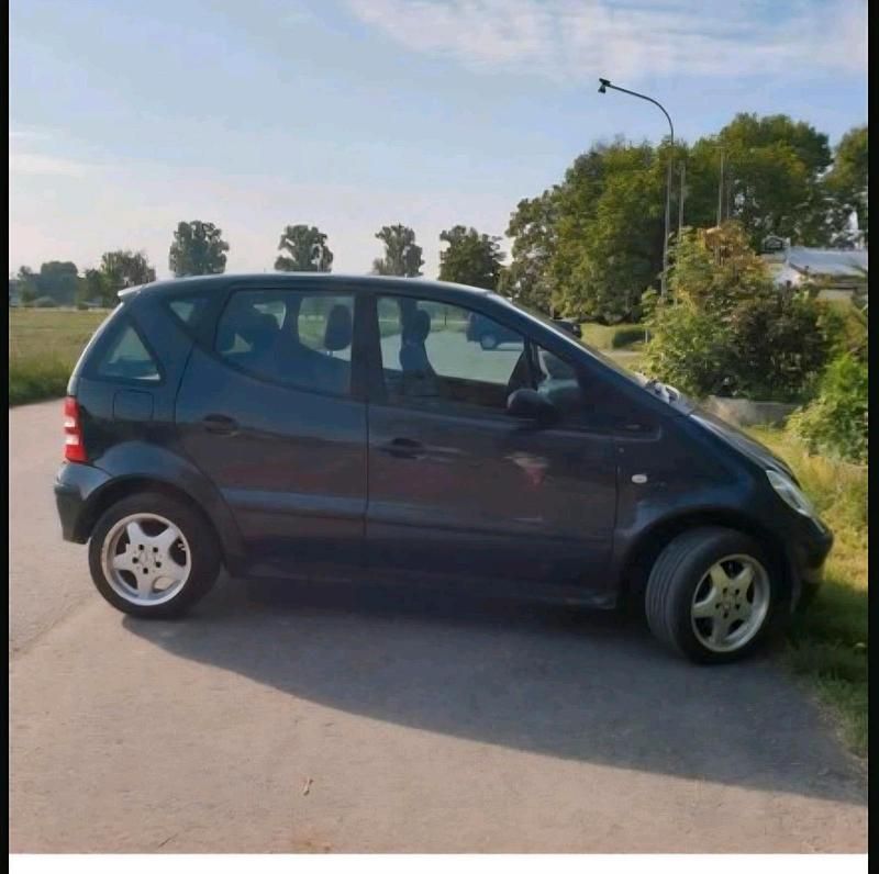Grau Gebraucht 2002 Mercedes A140 Limousine | 500 € - Bild 1/1