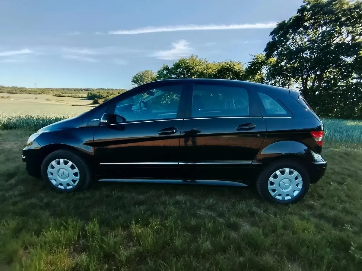 Gebraucht Mercedes B160 95 PS (69 kW) 2009 Schwarz Kleinwagen