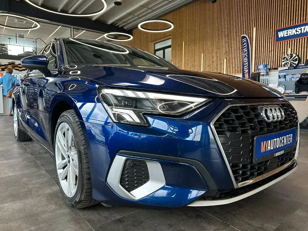 Gebraucht Audi A3 Ambiente 150 PS (110 kW) 2023 Blau Limousine